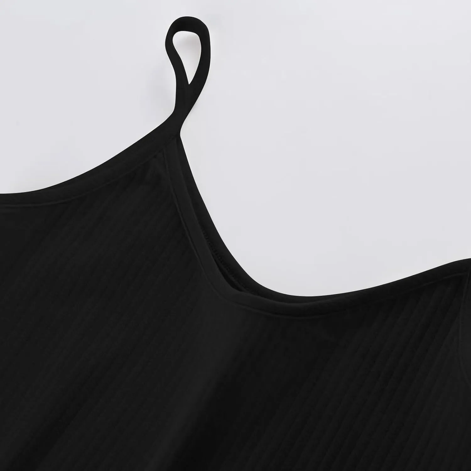 Women’s 2025 V-Neck Camisole Tank Top, Soft Stretch Basic Sleeveless Shirt for Casual Wear, Lightweight Everyday Tops